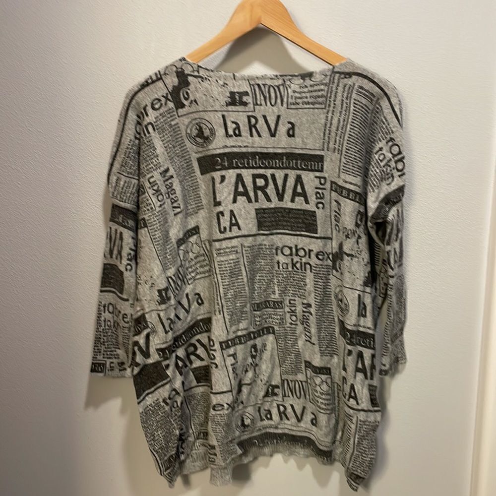 Han Belle newsprint woman’s three quarter length sleeve top - Picture 7 of 8